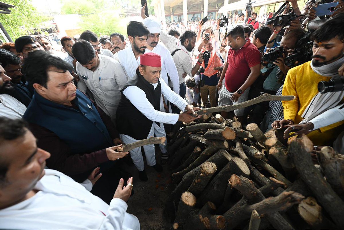 Samajwadi Party tweet media