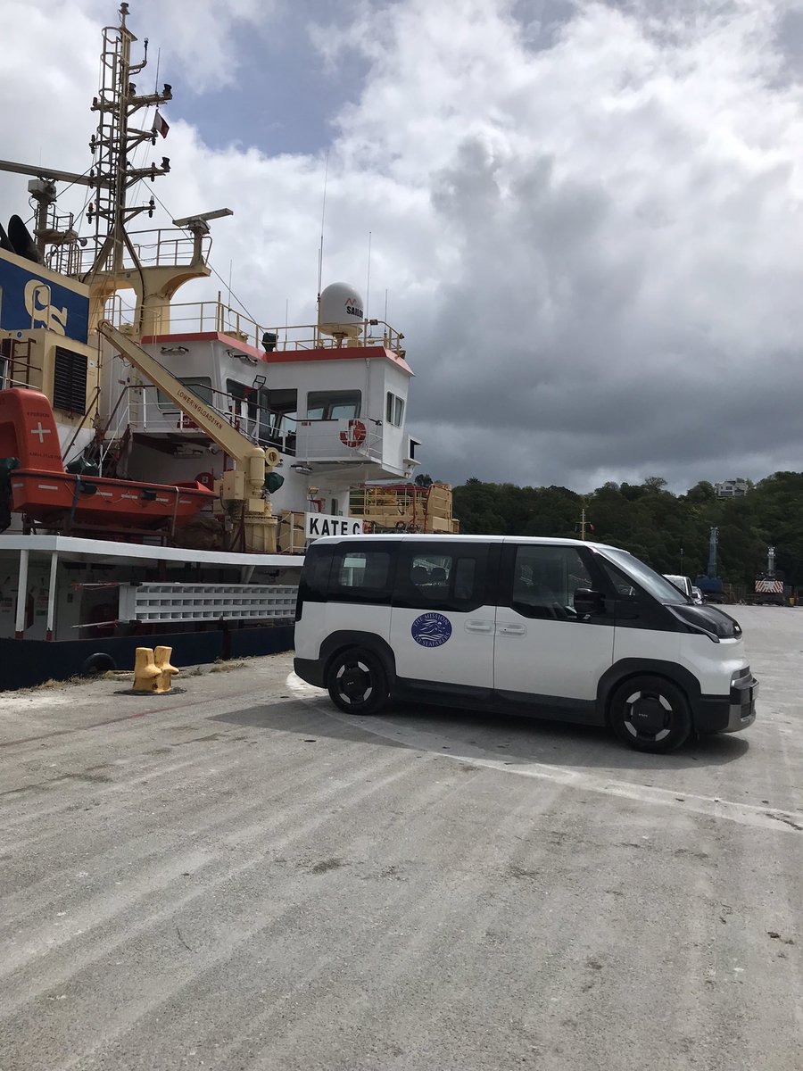 FoweyDocks's tweet photo. MV Kate C in for the weekend, hopefully some well earned down time for crew that could involve sightseeing and ice cream 🙏💙 https://t.co/cd1rLLr4WV