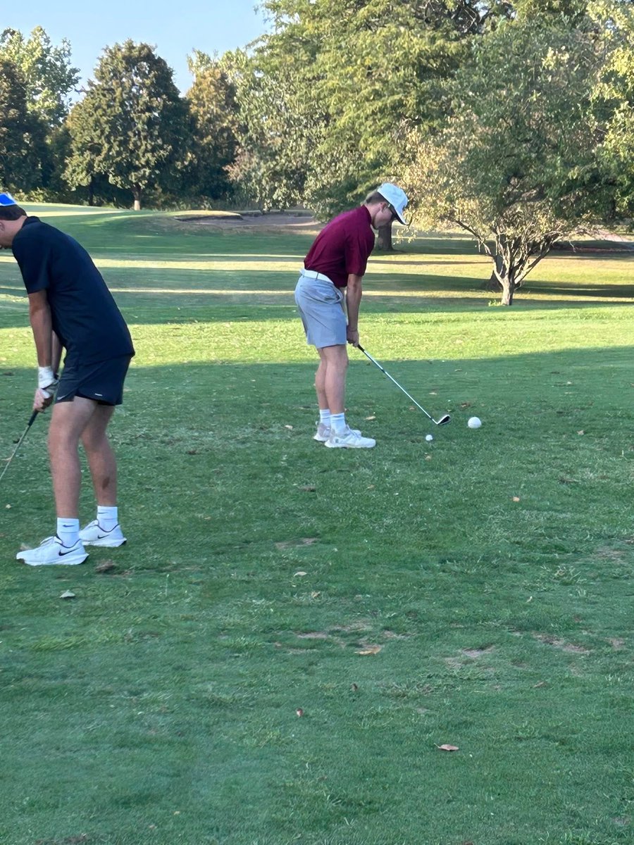 SJOgolfteam's tweet photo. Congratulations to Graham Ray! #seniorweek https://t.co/tpT4lPBcEX