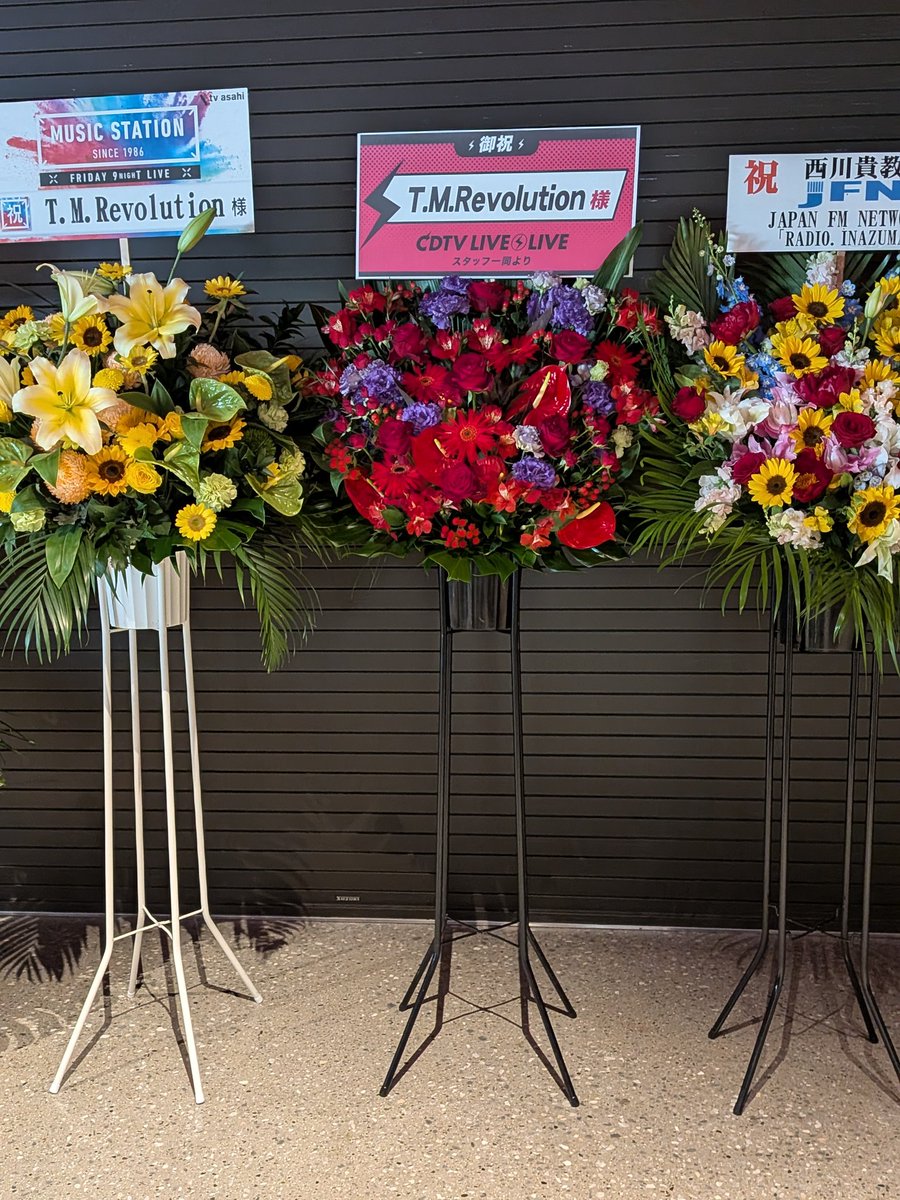 rin0054's tweet photo. ライブ→開票→ライブ→開票で、もう心の持ってき方をどうしたらよいやら…でも、すっごく楽しかったぁ😆

ランキングと言えばのあの2人
TBS様ありがとう（笑）

こうして繋がれる場所がまだまだ続いていく、本当に有難い事😊💕

#TMRevolution 
#令和八年党大会開票 https://t.co/2yf5GFK7fA