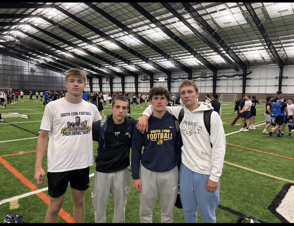 evanoneil22's tweet photo. Had a great time at the @michiganhsfca exposure camp yesterday. Got to compete against some great talent from the area and compete with some teammates. @joe_bracali @CarterMcGlinch @TylerNewton__ @HEDslhsfootball @CoachTrevino_ @Coach_HThompson https://t.co/ss8k94kRnI
