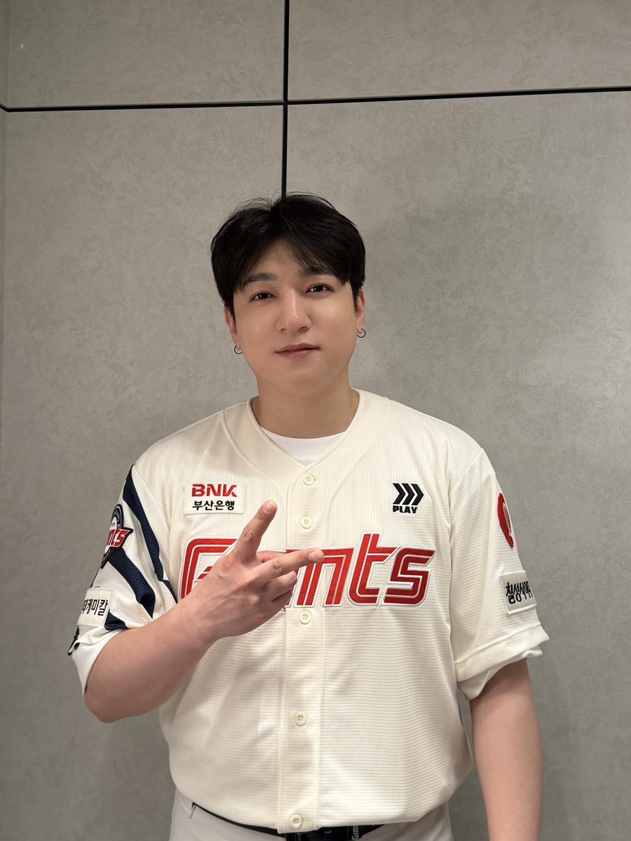 DAY6 tweet media