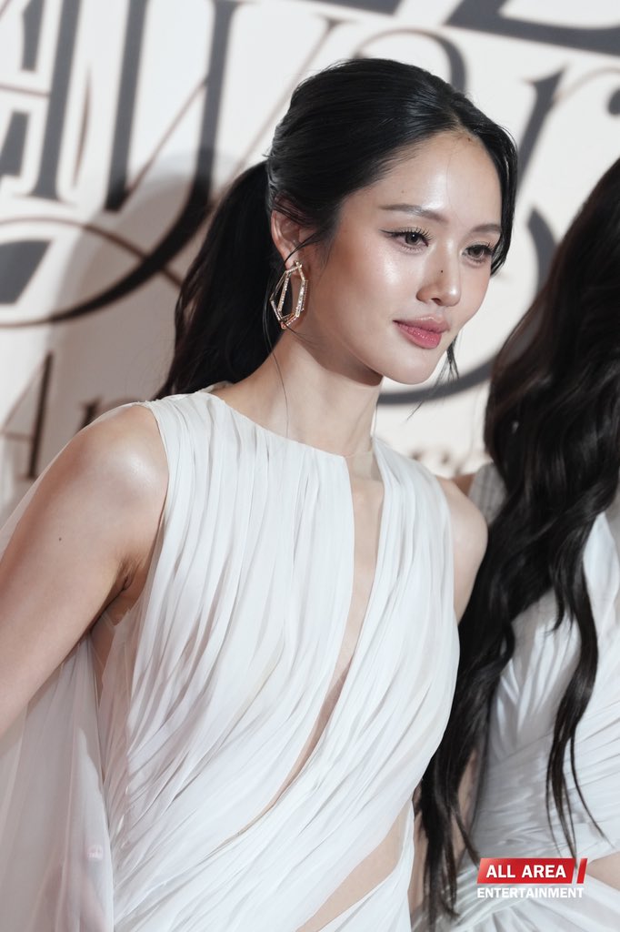 allarea_ent's tweet photo. "ลูกหมี-ซอนญ่า" ร่วมเดินพรมในงานประกาศรางวัล “KAZZ AWARDS 2026”

LMSY X KAZZ 2026

#KAZZAWARDS2026xLookmheeSonya
#LMSY #ลูกหมีซอนญ่า https://t.co/3MY6OthJId
