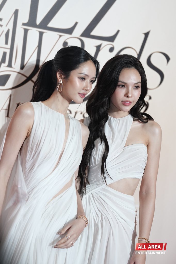 allarea_ent's tweet photo. "ลูกหมี-ซอนญ่า" ร่วมเดินพรมในงานประกาศรางวัล “KAZZ AWARDS 2026”

LMSY X KAZZ 2026

#KAZZAWARDS2026xLookmheeSonya
#LMSY #ลูกหมีซอนญ่า https://t.co/3MY6OthJId
