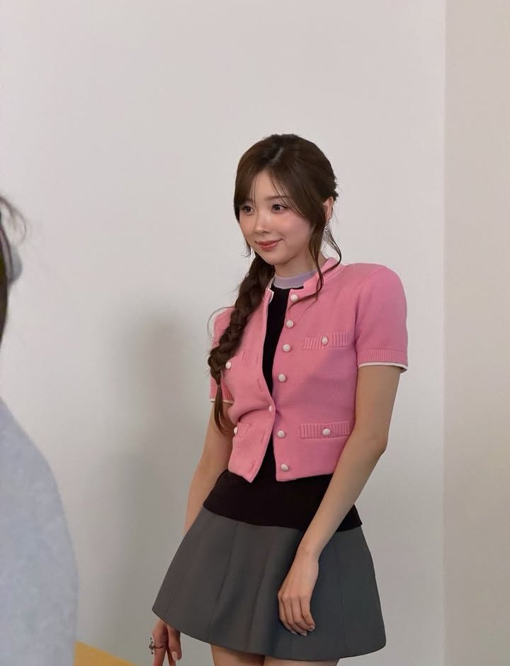 260514| Miihi (@/__miihi.33) Instagram Update! (1/2) Pink