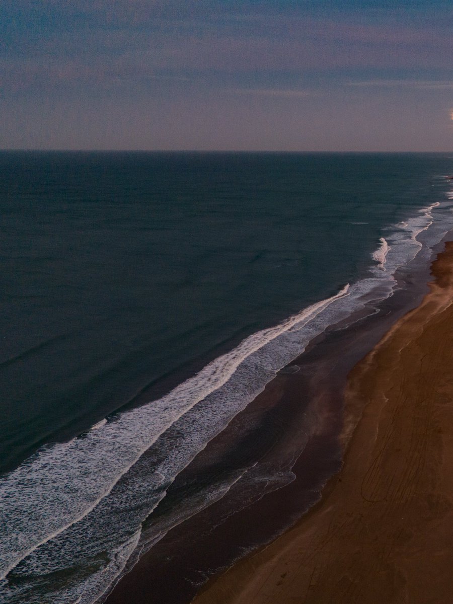 NecocheaTur's tweet photo. ¡Mayo tiene aura y en #Neco lo sabemos mejor que nadie! ✨

¿Están listos para comprobar que el paraíso queda a un par de kilómetros? 😎

🌊 El mar ya esta recuperando su versión natural y las caminatas interminables están más cerca. 

#EstamosCerca ☀️
#LaMejorPlayaArgentina 🫶 https://t.co/Nl8WAN0sk9
