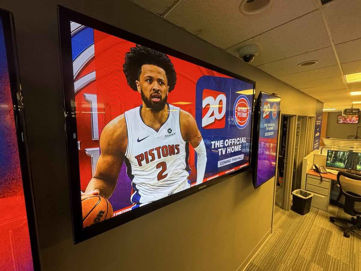 RyanHMarshall's tweet photo. It was a PARTY inside the #WXYZDetroit Broadcast House. And, what better way to celebrate a milestone than with the #DetroitPistons.

You’ve probably already heard but TV 20 will broadcast free over-the-air Pistons games beginning next season.

(1/4) https://t.co/Bg0oGIfkK6