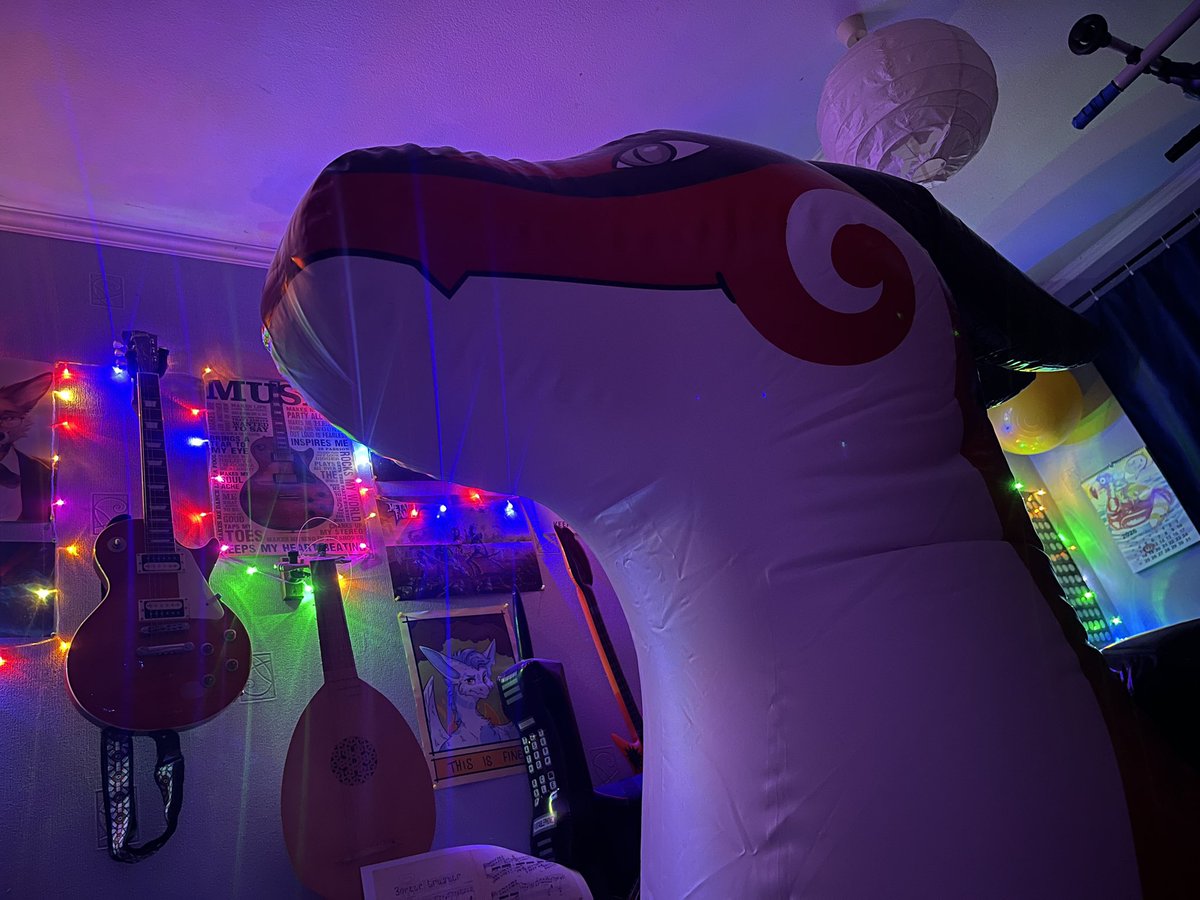 Fennecheetah's tweet photo. My dream come true!
~~~
Мечта сбылась!

#inflatable #pooltoy #dragon #Zenith  #fennecheetah #puffypaws #SqueakySaturday https://t.co/JMnKuW7T7n
