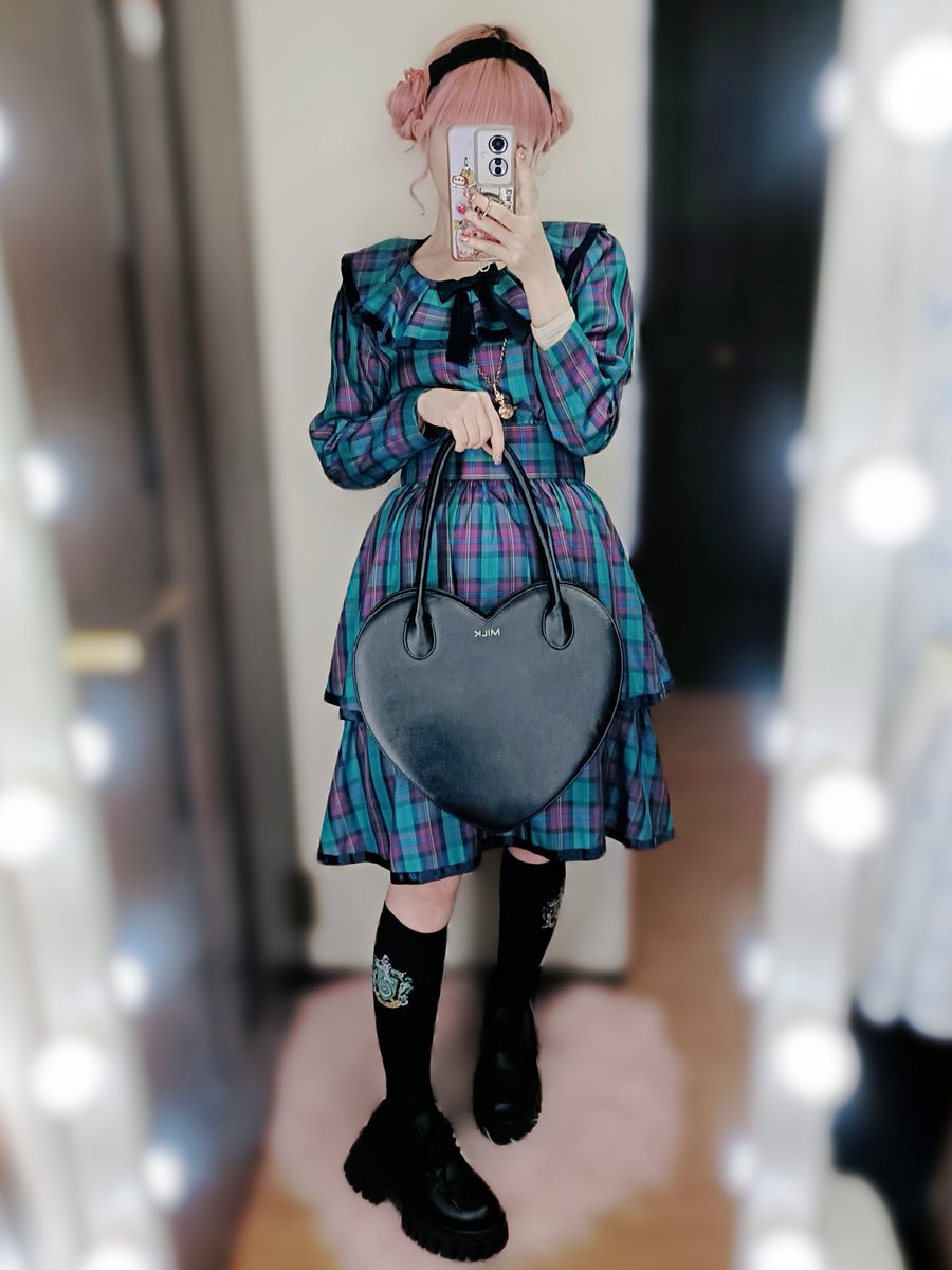 m402u's tweet photo. 💚💜🖤 https://t.co/p4cqoSPhXY
