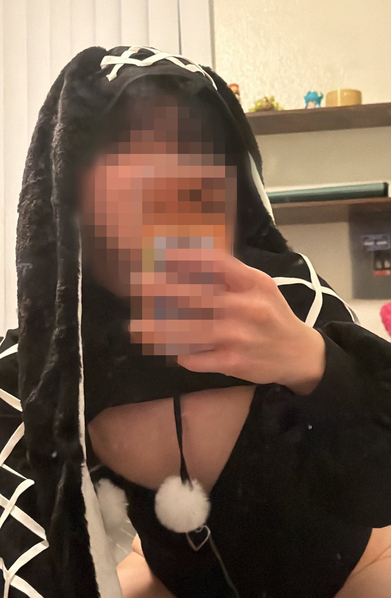 Overthin_k1ng's tweet photo. This is why I’m never gonna win those #Femboy Allegations.. O whale.. Wanted to try it out🫪👯🏻‍♂️🐰 https://t.co/syQbLncxM1