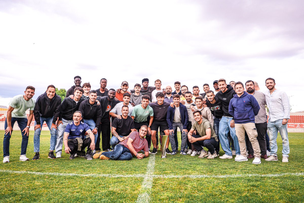 Alvaro9Monroy's tweet photo. ⚽️🥇OTRA TEMPORADA MÁS 25|26🔚
 
Gracias a esta familia que me acogió como uno más, los sueños se cumplen cuando los deseas de verdad, año de aprendizaje inolvidable

EL DEPOR ES DE SEGUNDA 🤍❤️🏆 https://t.co/RVQcddZm6o