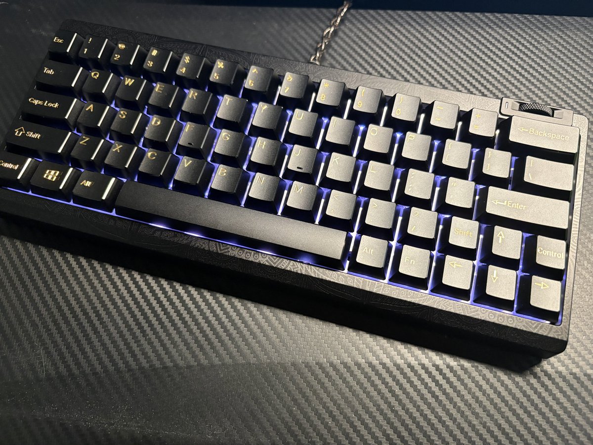NEWキーボード PCB:Wuque Studio Flux60HE Pro switch:Ocean Whisper