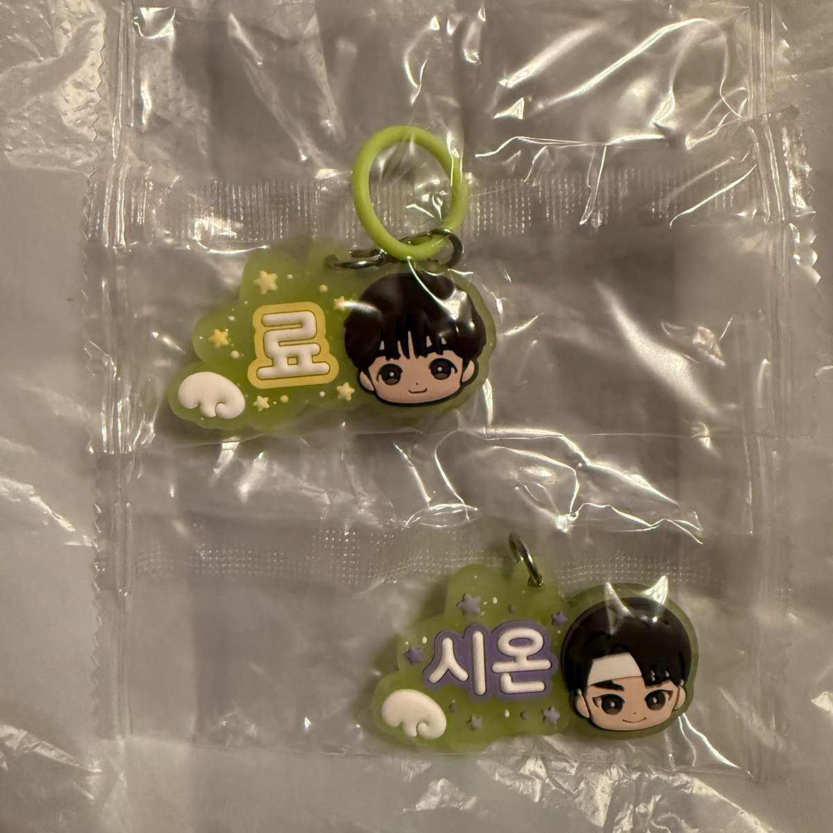 bhdphs_92's tweet photo. NCT  WISH  めじるしアクセサリー ガチャ ウィシ 交換

譲 シオンA リョウA

求 ジェヒA

郵送での交換可能な方いましたらリプかDMよろしくお願い致します(⁎ᴗ͈ˬᴗ͈⁎)
お気軽にお声掛けください🍀 https://t.co/YVSJnFA3SB