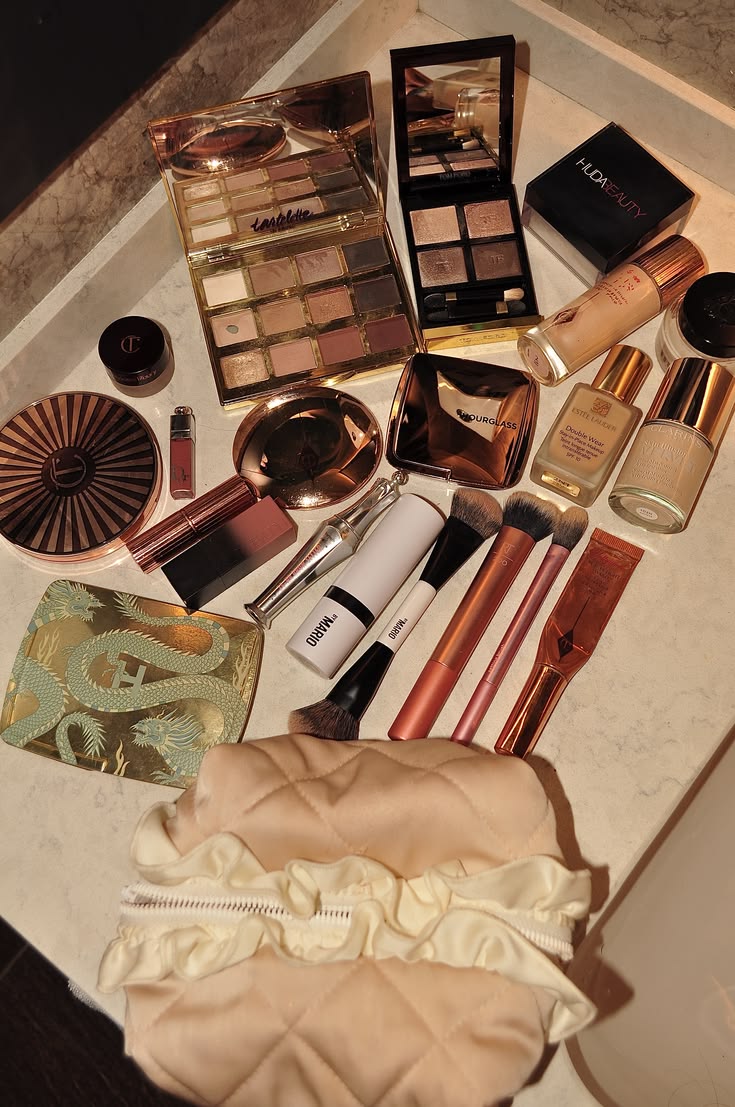 maximoffmurat's tweet photo. how Pinterest sees me
-Job
-makeup
-celebrity
-theme https://t.co/uNeJhbckFm