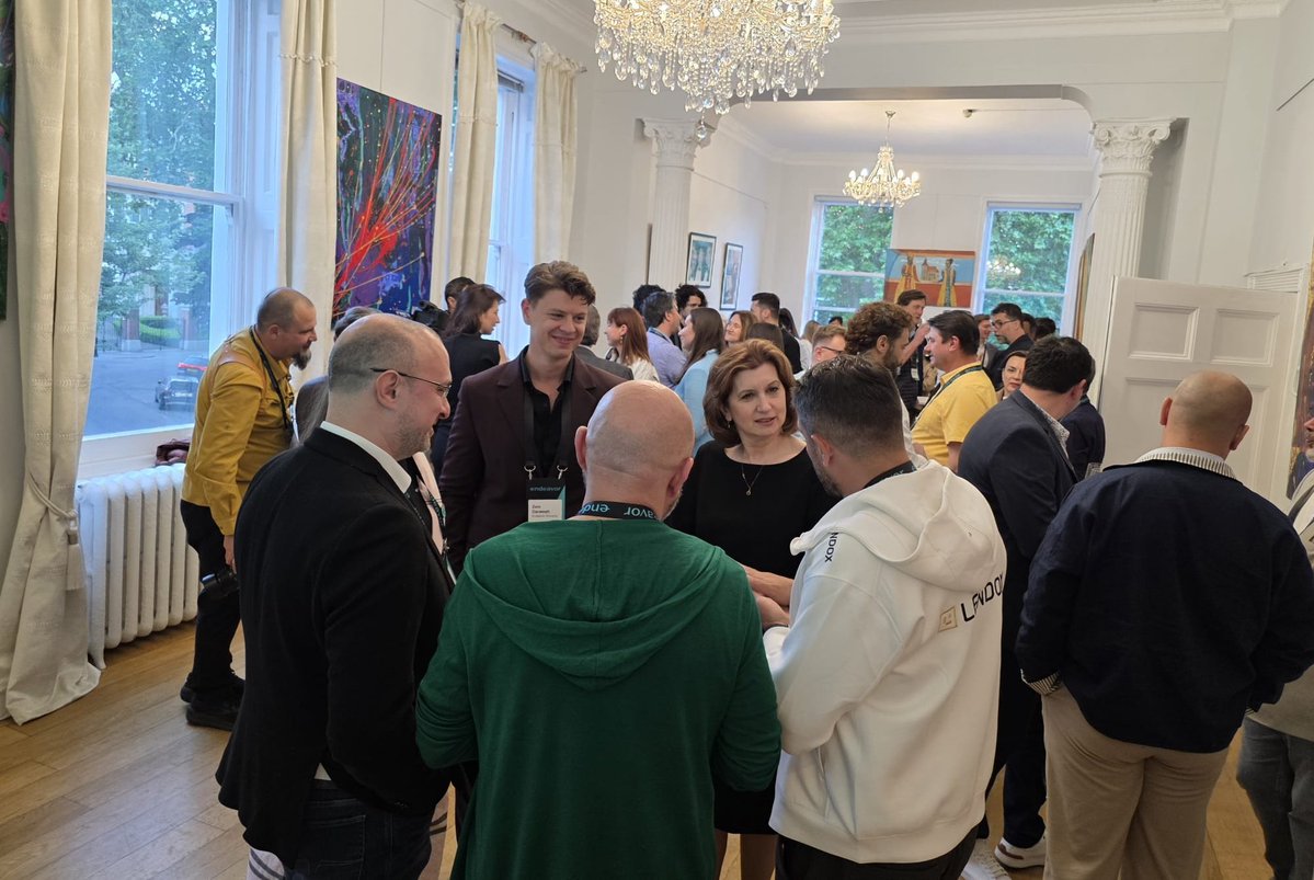 Laura Popescu tweet media