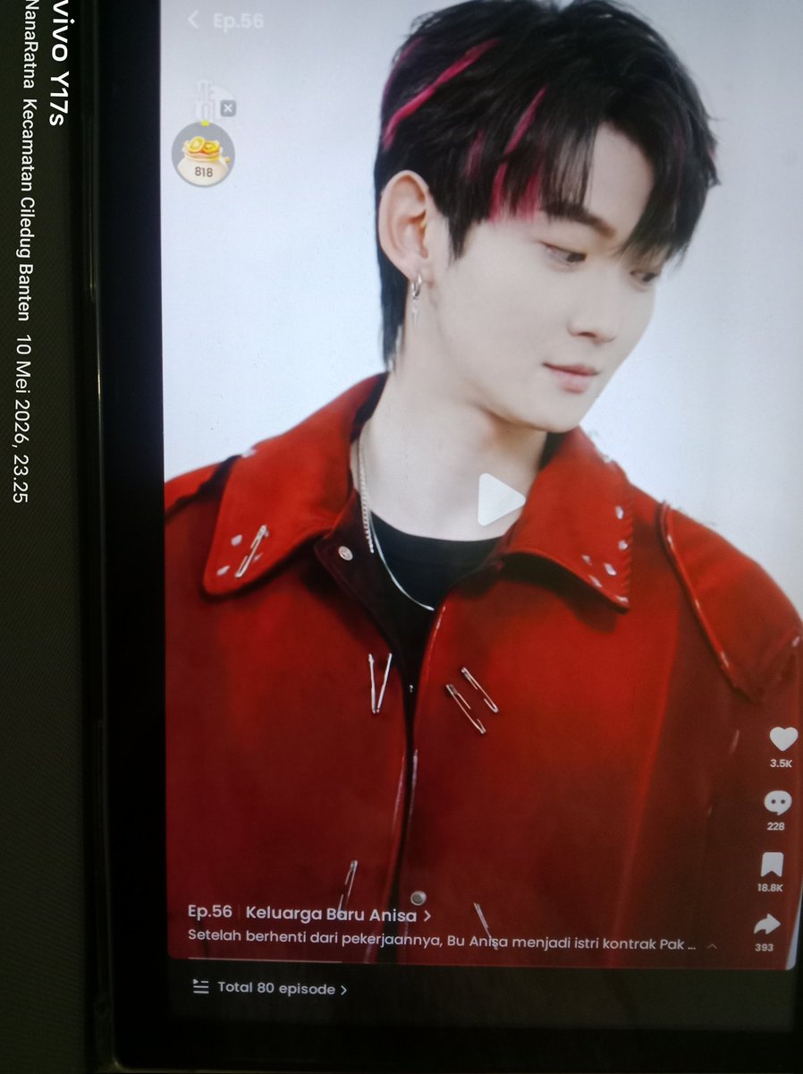 NanaRat59792574's tweet photo. Saat orang lain ketemu lagu xodiac yang jadi background di drachin
Aku nemu baju konsep blaze 2X
. 
#xodiac #drachin #backsound https://t.co/IoBmD2Mxed