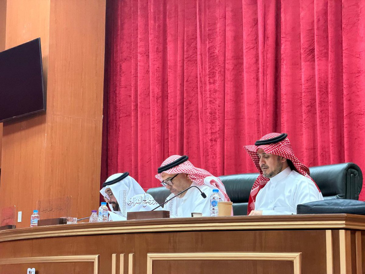 ucs_edu's tweet photo. صور من مناقشة رسالة الماجستير في قسم اللغة العربية بكلية العلوم الإنسانية والاجتماعية في #جامعة_الحدود_الشمالية المقدّمة من الباحثة أ.مريم بنت عبدالله الصفيان، في تخصص اللغة والنحو. https://t.co/8hwq5FybwO