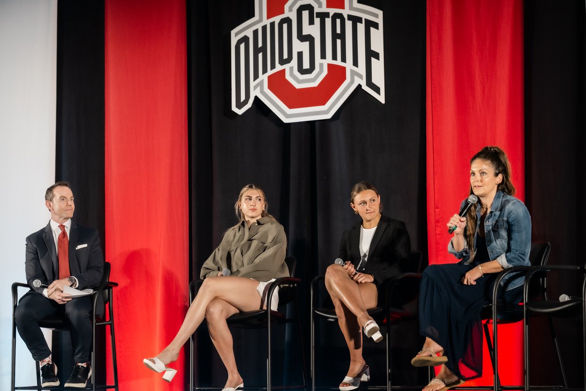 CellyClub's tweet photo. Representing
At OSU2UColumbus
Coach Muzerall, Sara Swiderski, &amp; Macy Rasmussen represented THE Women’s Ice Hockey team at this event on Tuesday evening in the Covelli Center. The Ohio State University Alumni Association hosts this event, designed to bring the Buckeye spirit⬇️ https://t.co/ZCJJo93QMb
