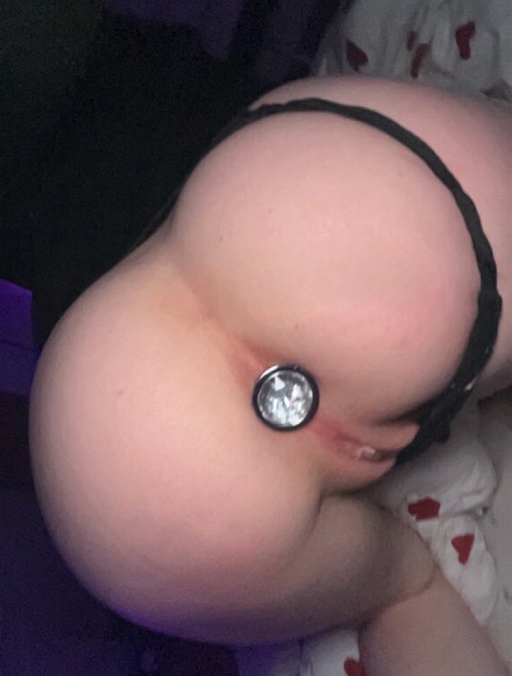 BigASSbz's tweet photo. let me cream on your dick daddy

#nsfw #nsfwtwt #horny #buying_contents https://t.co/p5ikkbjMpO