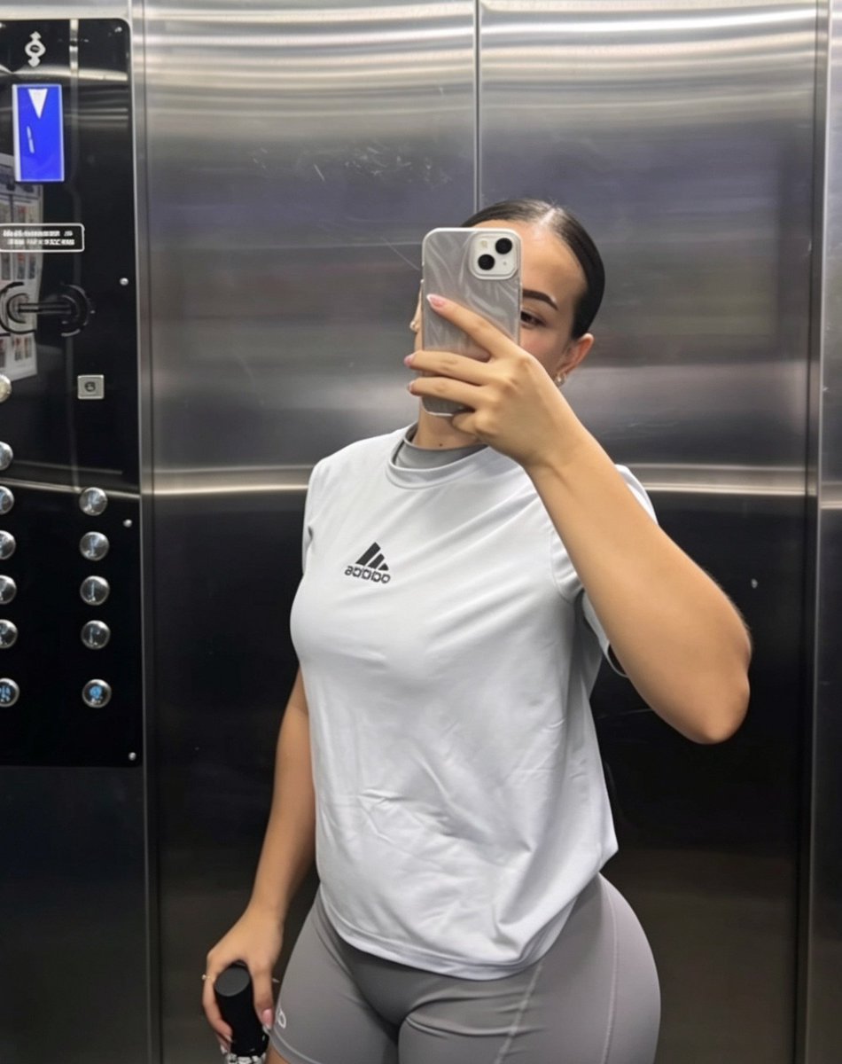 Laura tweet media