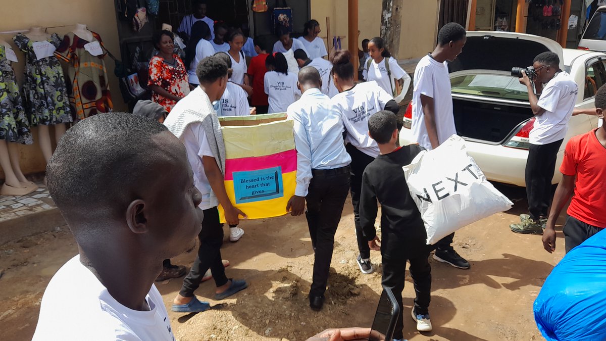 KAPCDAM4's tweet photo. We're proud to share that Vikas International School recently donated clothing, food, cash, and other essentials to children with disabilities. Together, we're making a difference and spreading kindness in our community! 🤝💙🙏#GivingBack #Inclusion #CommunitySupport https://t.co/bhW6BamuQ7