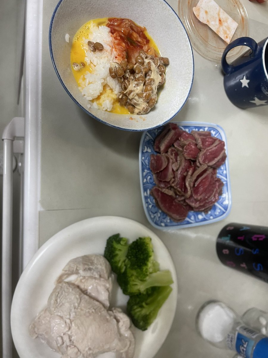 ninanananidayo's tweet photo. 最近の晩飯
3月からダイエット始めて急激に体重落とさずじわじわと落としてる。
もう◯◯kgも痩せちゃった🥴
タンパク質大事や https://t.co/SM39807M6K