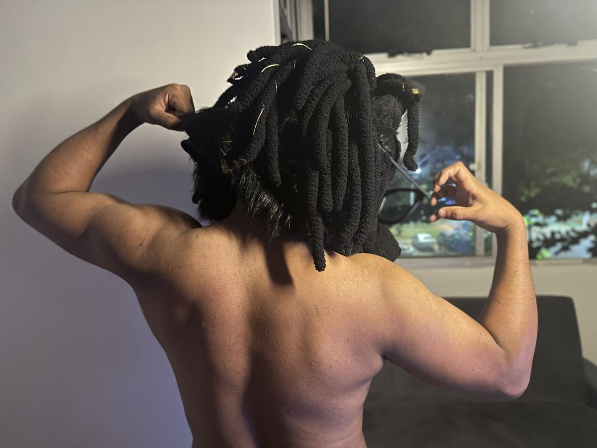 M4JORTHEWOLF tweet media
