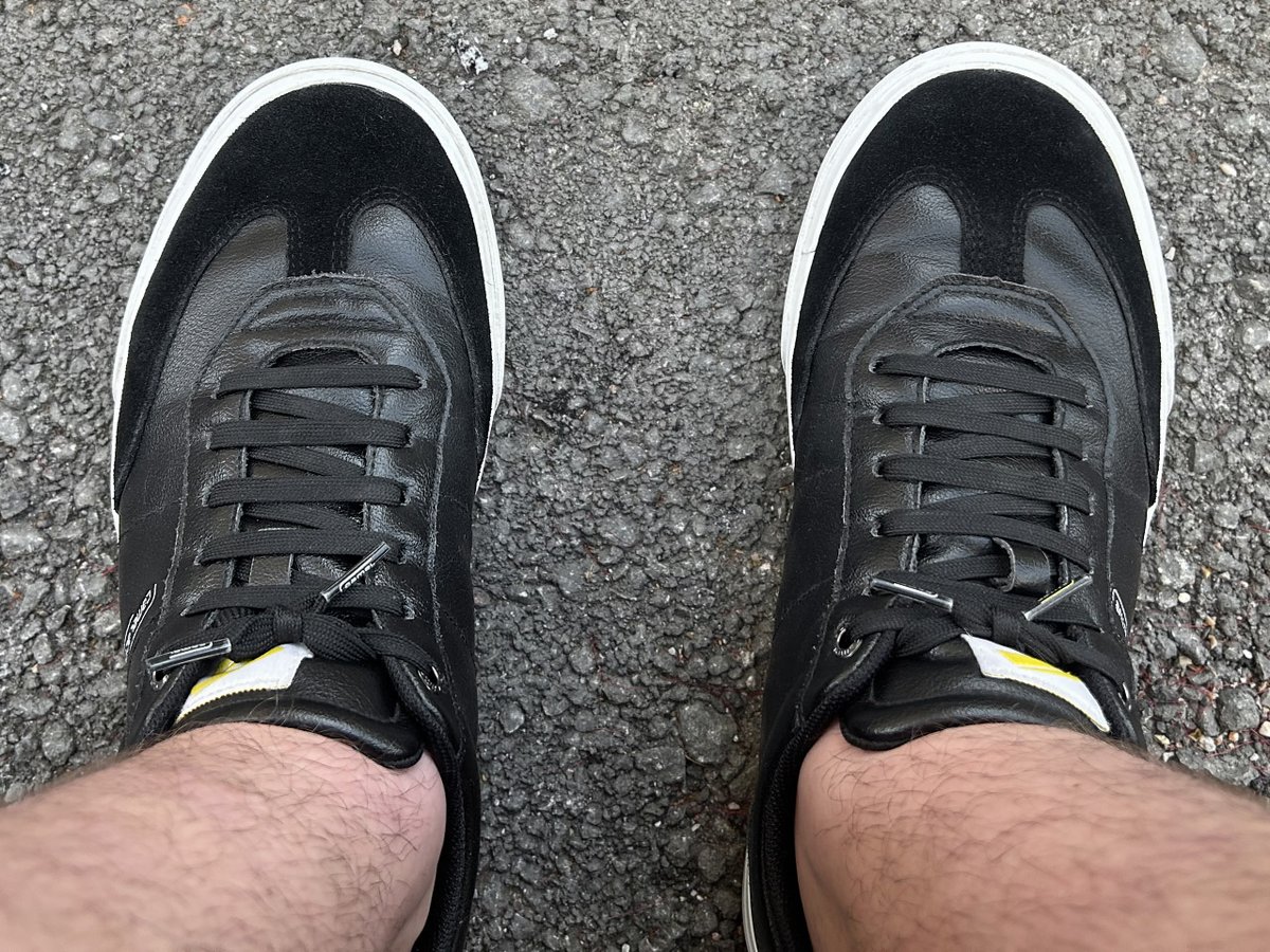 Professor Shoelace tweet media