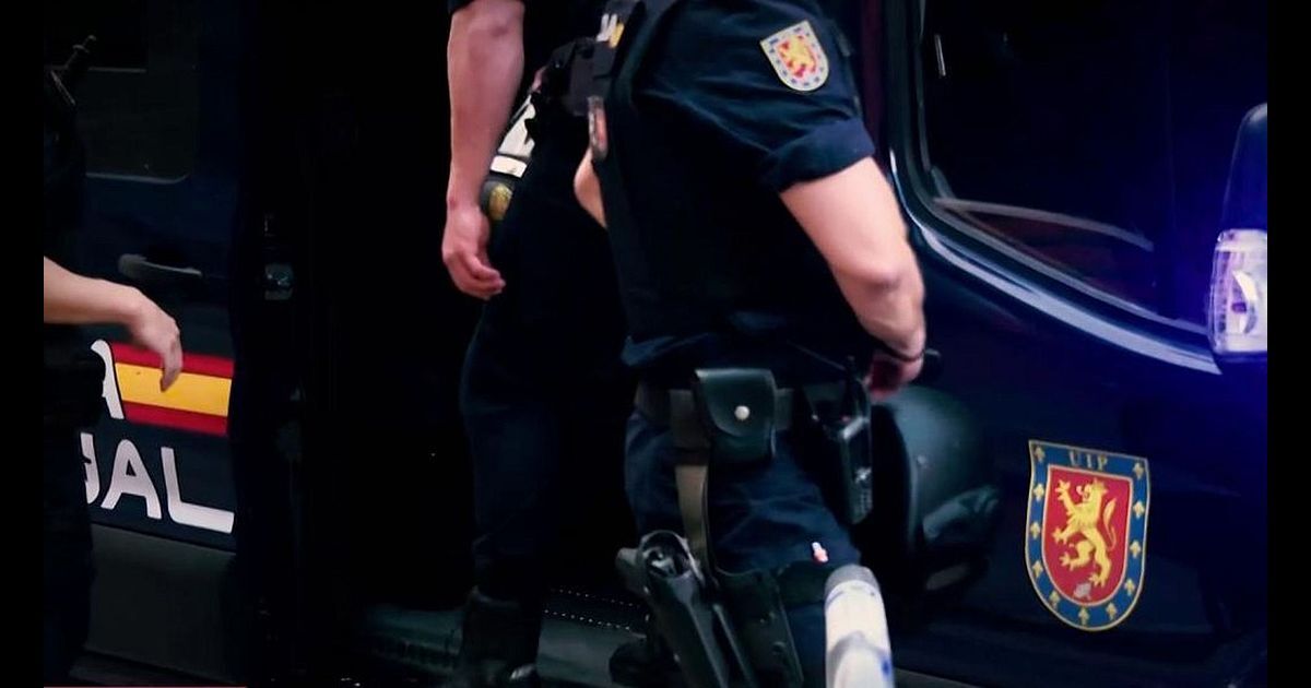 MedInfinityES's tweet photo. El PSOE ha vuelto a impedir que se tramite la proposición de ley que busca reconocer a la Guardia Cibil y la Policía Nacioal como profesiones de riesgo 🚔
Al detalle en el 🔝 vídeo de #ElProgramaDeAR14M en #MediasetInfinity ♾
https://t.co/MDaEyAmf4I https://t.co/Rnp3Ei82da