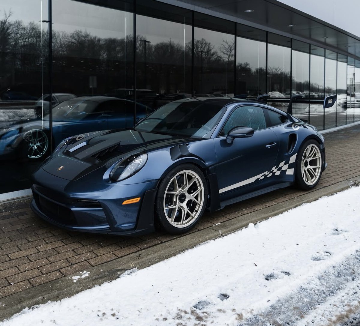 Porsche Club tweet media