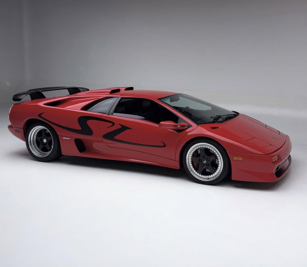 Lamborghini Club tweet media