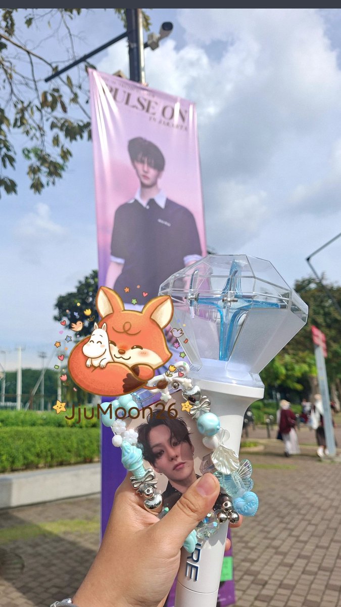 JjuMoon26 tweet media