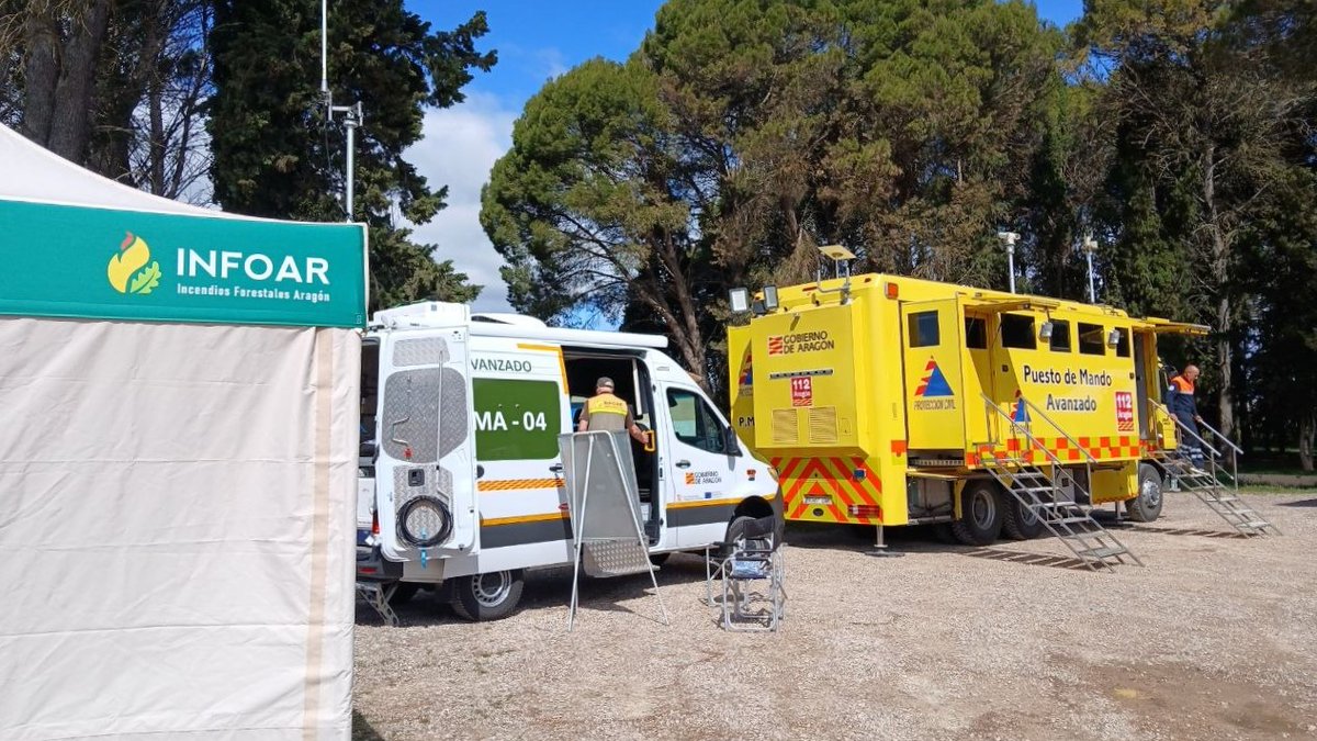 IIFFAragon's tweet photo. Hoy, en Huesca, hemos simulado la gestión de un gran #incendio forestal desde el #PMA con @112Aragon Protección Civil y Serv. Sociales de la Comarca Hoya de Huesca, @CruzRojaAragon, bomberos del @aytohuesca y el #061 entre otros. 

💪 Entrenamos hoy para responder mejor mañana https://t.co/wlWrPeIFlf