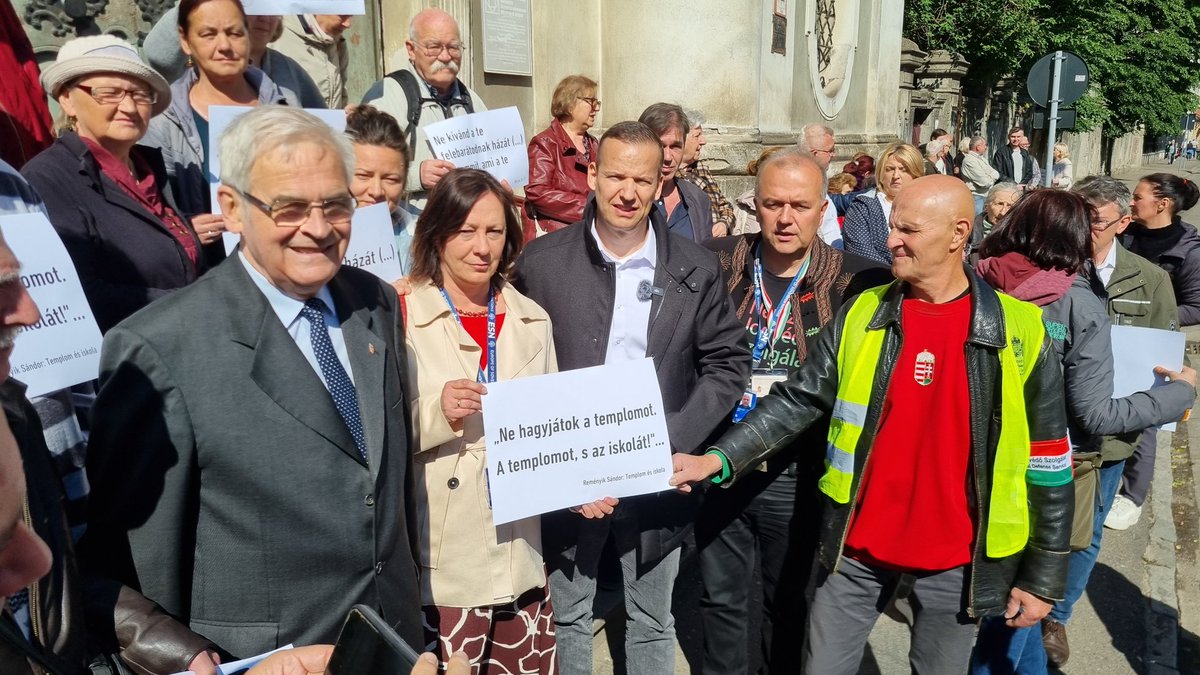 Toroczkai László tweet media