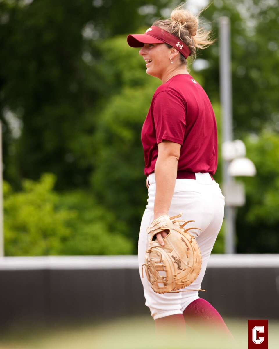 CofCSoftball's tweet photo. Final Touches 

#TheCollege 🌴🥎 https://t.co/1yCnS5fTgm