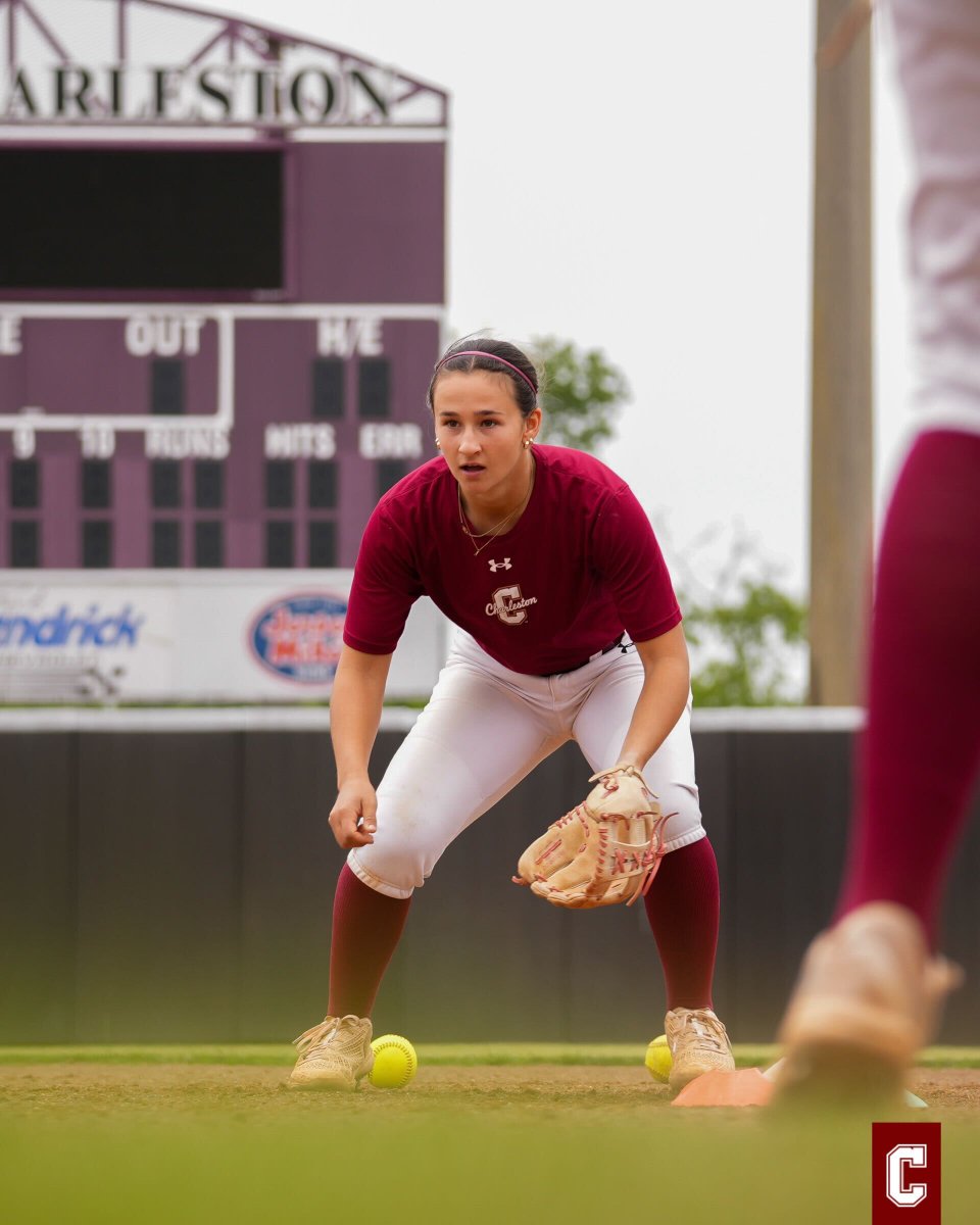 CofCSoftball's tweet photo. Final Touches 

#TheCollege 🌴🥎 https://t.co/1yCnS5fTgm