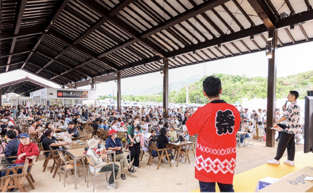 kazuma_emoto's tweet photo. ━━━━━━━━━━━━━
日興ホームグループ感謝祭 
司会します🎙️

17日(日) 10:00～16:00
道の駅 西条のん太の酒蔵
━━━━━━━━━━━━━

ビッグな情報解禁あります。

『ゴッジ聴いてます！』合言葉に
うちわ、ステッカー、プレゼント！

【詳細はこちらから⇩】
https://t.co/pgIjUPVNWD https://t.co/DOjqjvEZfx