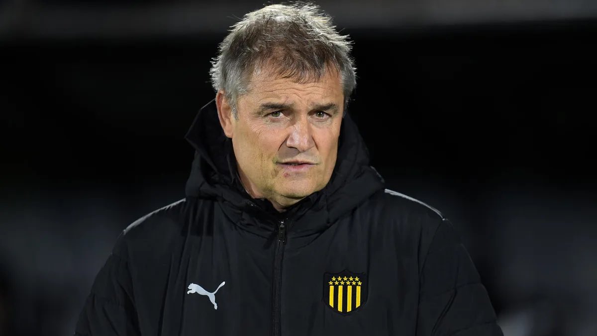 SebasGiovanelli's tweet photo. “Lemos no está desgarrado, tiene una fatiga muscular. La idea es que llegue al partido con Corinthians. Si no llega, tenemos un problemón”

🗣️ Diego Aguirre en @MananaDelFutbol 

📱091 812 810
📻 810AM • 92.5FM 
▶️ https://t.co/ZUlrGLEci5 https://t.co/N1lYMPwaC7