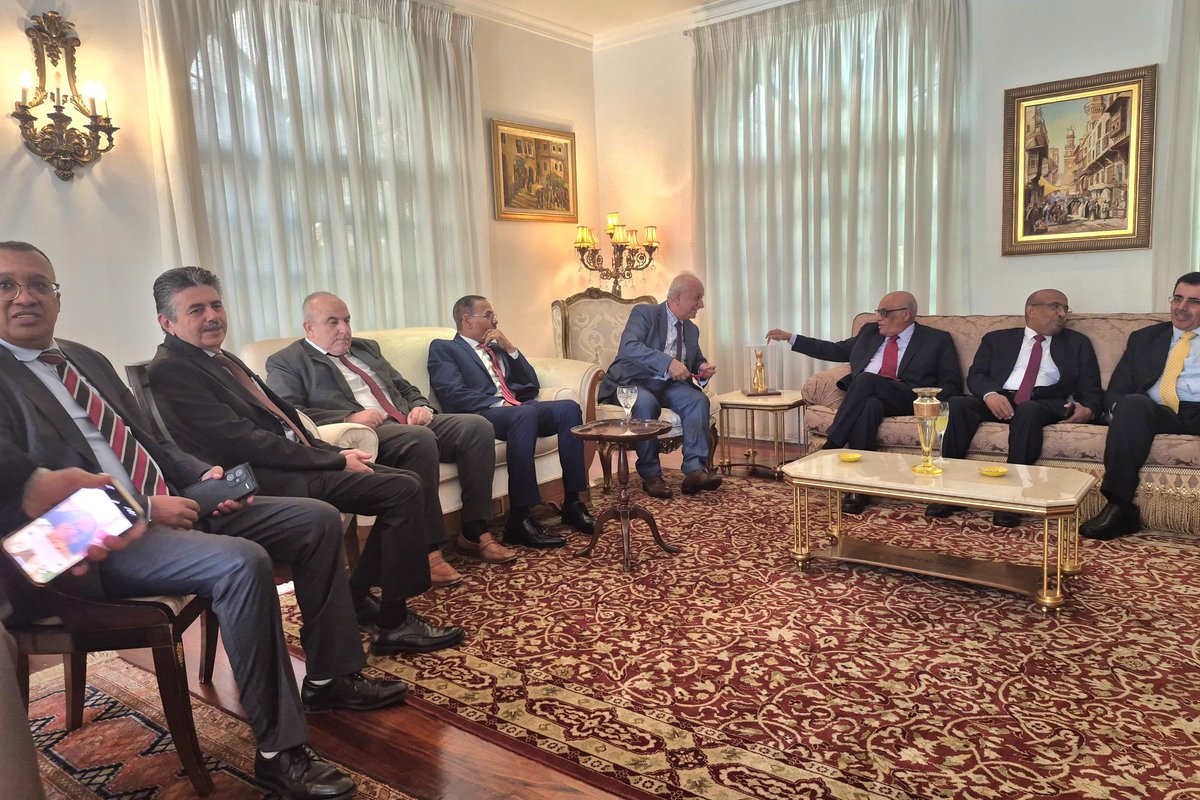 YemenEmbPta's tweet photo. All of them praised the efforts of the Amb of Kuwait🇰🇼 on developing and strengthening  the bilateral relationship between his country and friendly South Africa🇿🇦 as particular and Arab-South African relationship in general. They wish him success with his new duties in his head quarter in the Capital of Kuwait.🇰🇼. 2/2