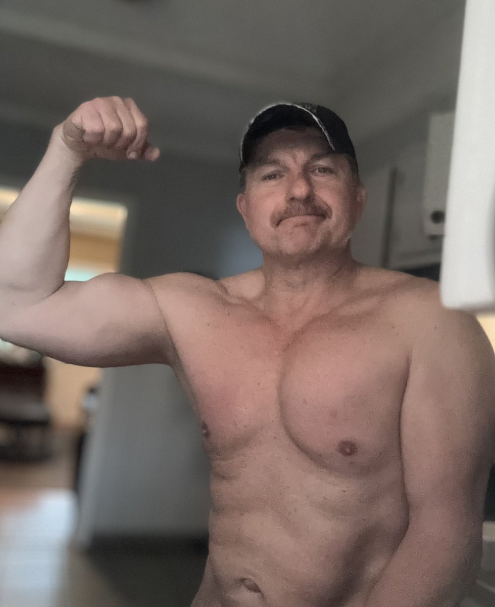 Russell The Author tweet media