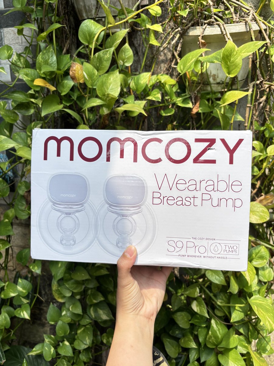 piccofairy's tweet photo. Hi moms, aku mau PL (prelove) Momcozy S9 Pro like new baru pake 1x, baru nyampe kemarin banget. Aku jual karena kalap mata doang liat flash sale, padahal udah banyak pompa asi. Aku lepas 1.5 jt, bisa oyen/ijo. Minat DM ya moms💖 https://t.co/brqiei3LI9