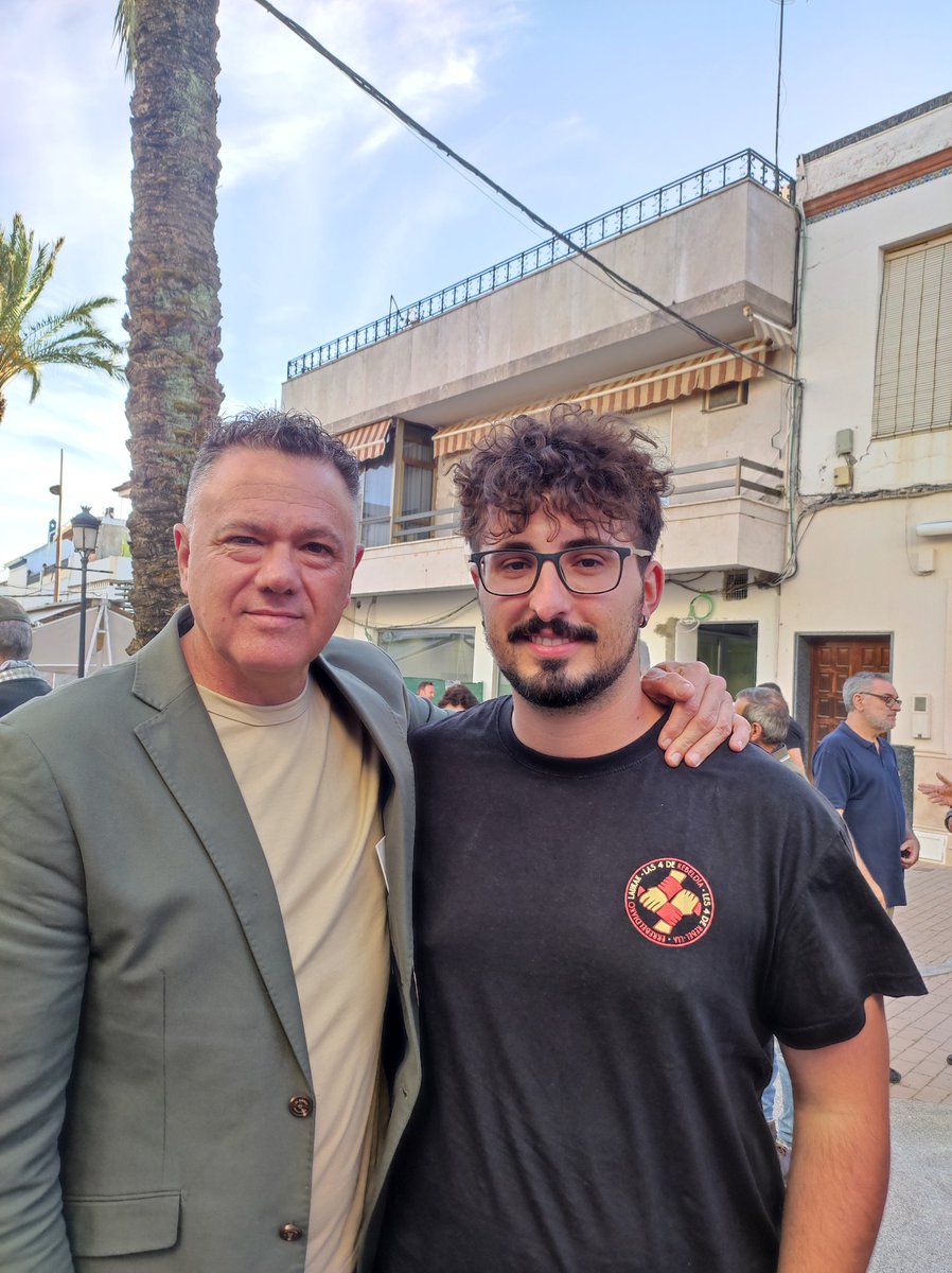 TorreJuliodela's tweet photo. Fotos del acto central de @Podemos_AND ayer, de la mano de grande compañeras, ejemplos de lucha andaluza y nacional. Sí se puede ✊ https://t.co/inrwhf1ssT