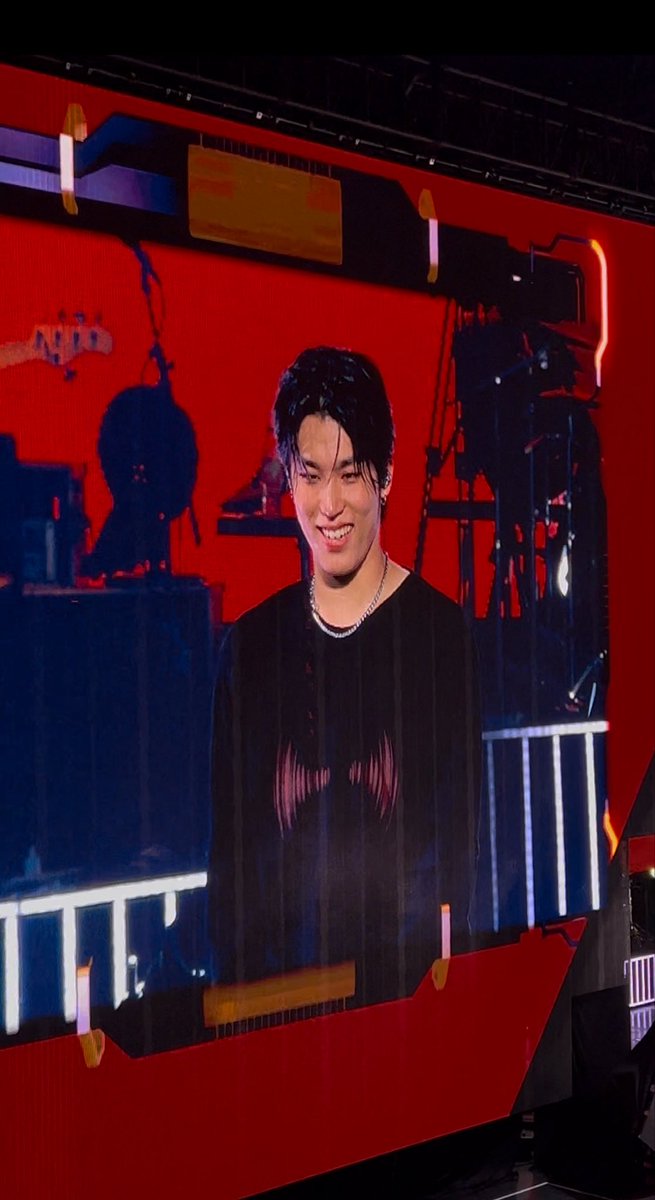 gyumn22's tweet photo. i think a part of me is still standing there looking at him -`♡´- https://t.co/fZR1ckaJTZ