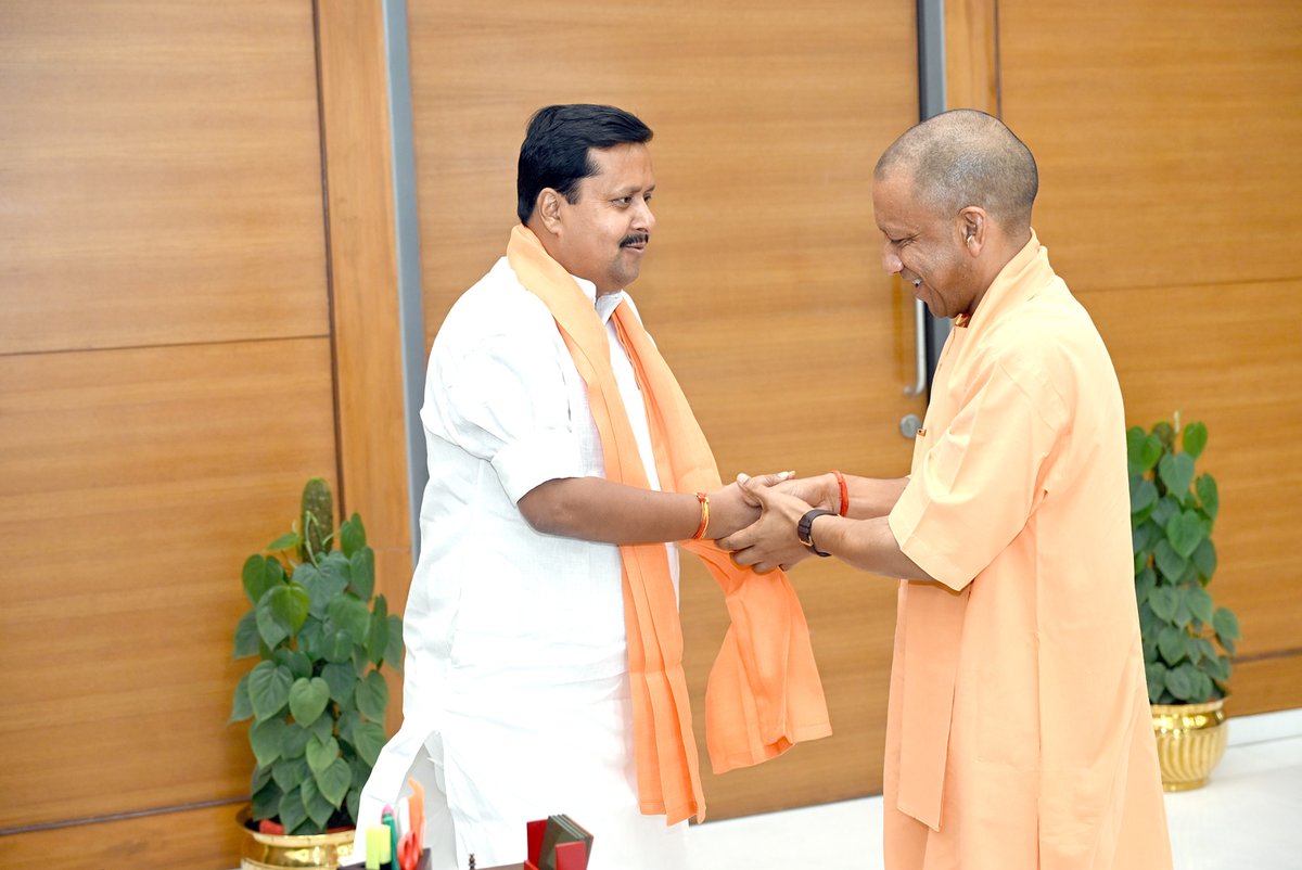 Yogi Adityanath tweet media