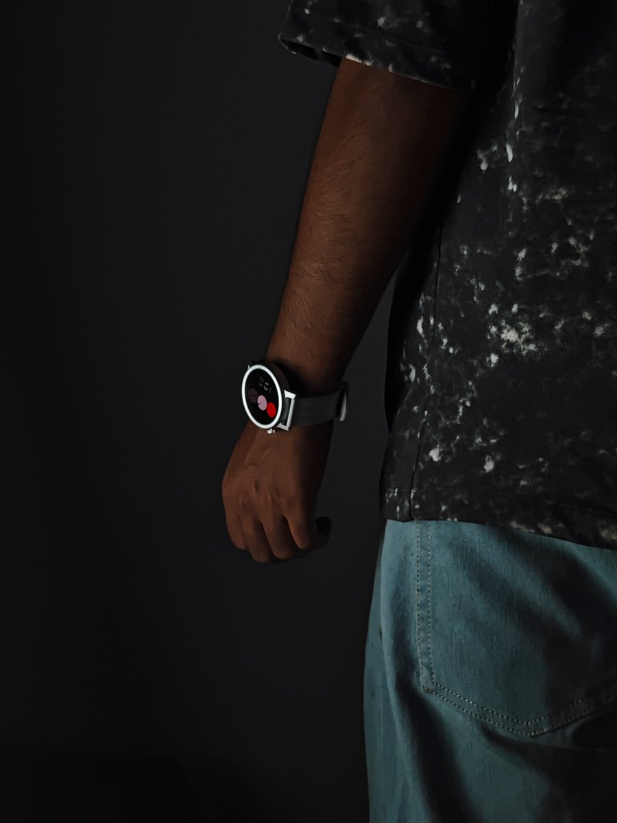 Photophile_ayan's tweet photo. @cmfbynothing Watch 3 Pro — because basic isn’t my style ⚡
#cmfwatch3pro #gadget #photography
•  @HimanshuT_CMF @AkisEvangelidis @getpeid https://t.co/z9PBLhA8eg