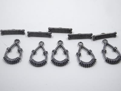 deepingcreative's tweet photo. Teardrop Textured Toggle Clasp Gunmetal Tone for just $13.00 https://t.co/VSYtlrJTS9

#JewelryMaking #CraftSupplies #ToggleClasp #TeardropDesign #GunmetalTone #BeadingSupplies #HandmadeJewelry #JewelryFinds #DIYJewelry #FashionAccessories https://t.co/o3ZshZw5L2