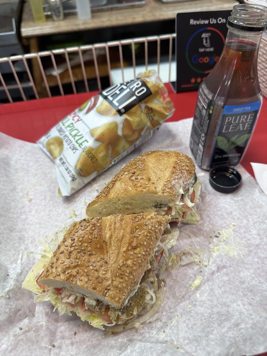 daisaej's tweet photo. if you needed a reason to try Subplicity, here it is. go get you a Italian sub on a seeded roll, with everything on it and add the sweet peppers and pickles 🔥 address: 1501 Light St, Baltimore, MD 21230 https://t.co/1DG2oczHc7