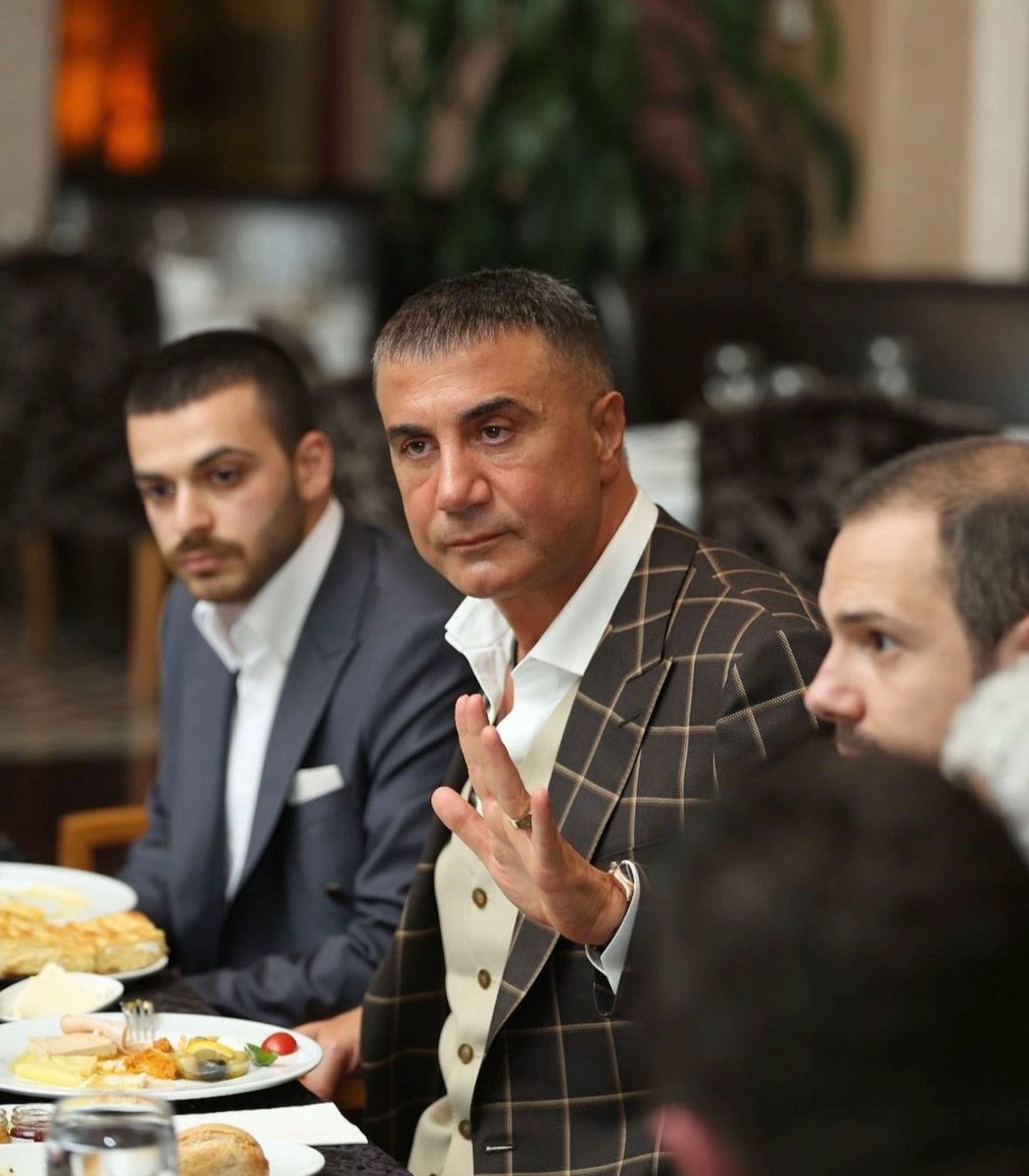 rsphakan's tweet photo. İnsan bazen sessiz kalır; anlatamadığından değil,
herkesin anlayacak kapasitesi olmadığını bildiğinden.
Çünkü bazı şeyleri sadece karakter sahibi insanlar hissedebilir. @sedat_peker 

#sedatpeker https://t.co/koHI3vlYuL