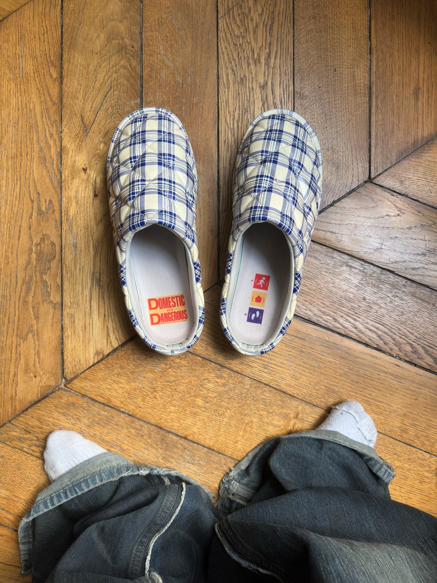 des vêtements tweet media
