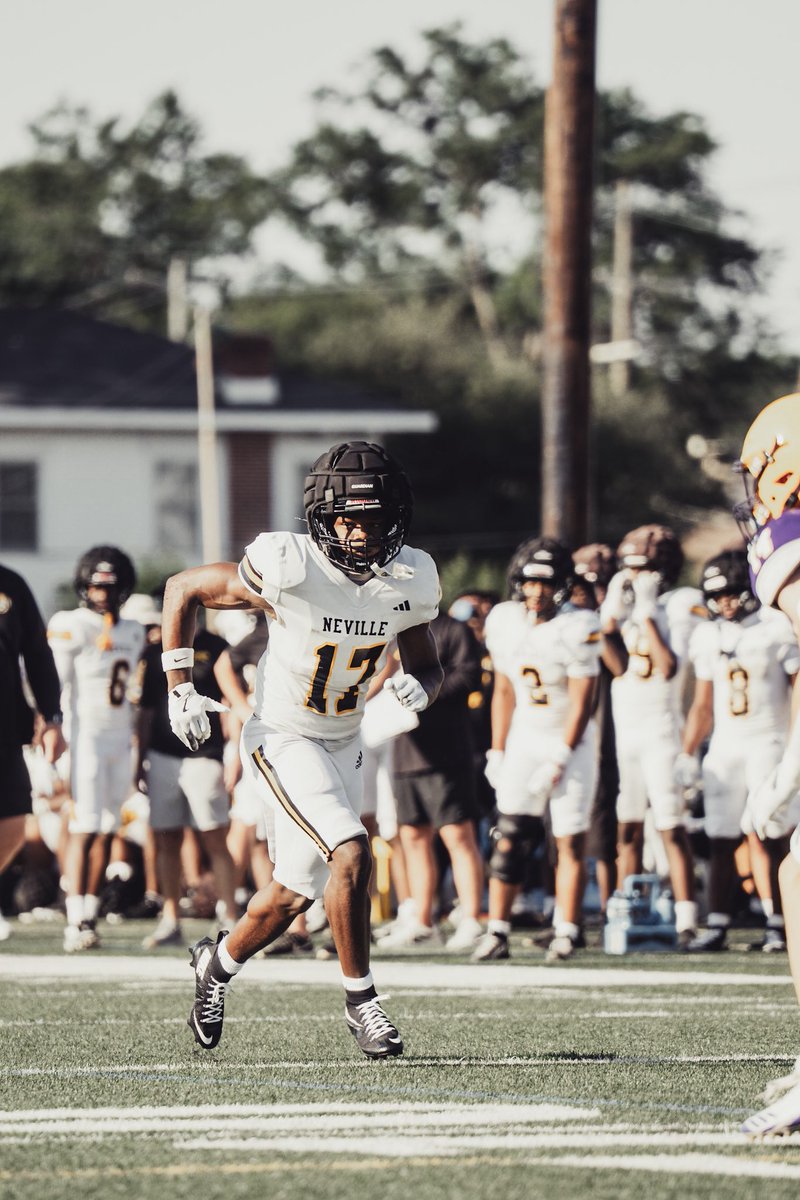 Dscheanette's tweet photo. Year 2 #agtg @LAvsAllYall @RecruitLouisian @REPFootballRec @BallCoachHP @BCSLOUISIANA @LAFBReport @PrepRedzoneLA https://t.co/ejv40p06D6